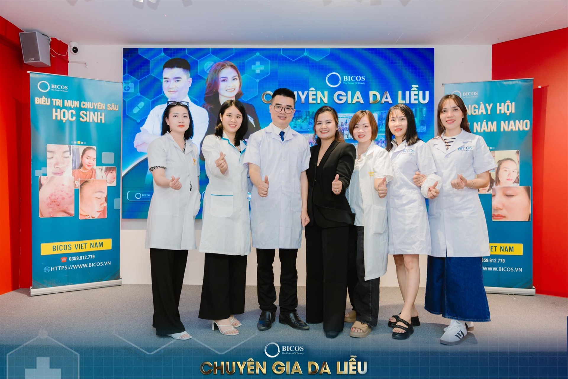 CEO Thùy Linh của DOLI BEauty cùng đội ngũ chuyên gia đứng đằng sau